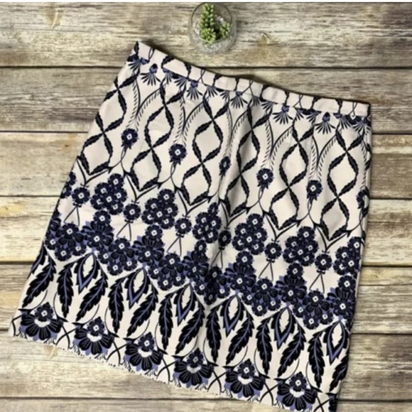 5️⃣for💲25 J Crew Trellis Floral skirt Blue - Picture 3 of 5